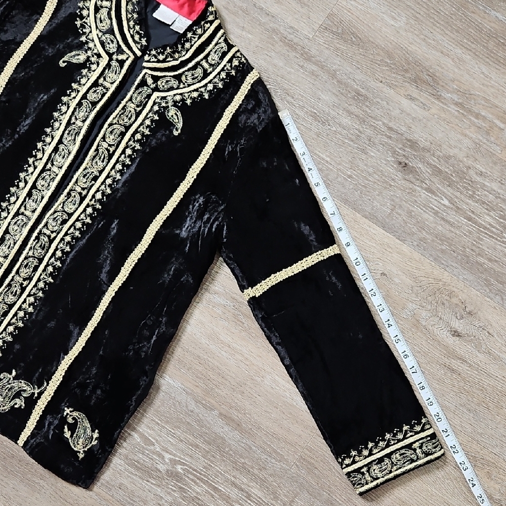 Soft Surroundings Black and Gold Embroidered Velvet Jacket Size Small - Picture 12 of 13